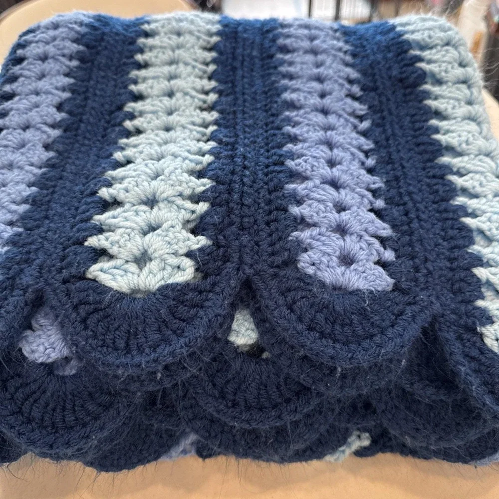 VTG Afghan Grandma Made‎ Crochet Throw Blanket Blues Scalloped Edge Striped